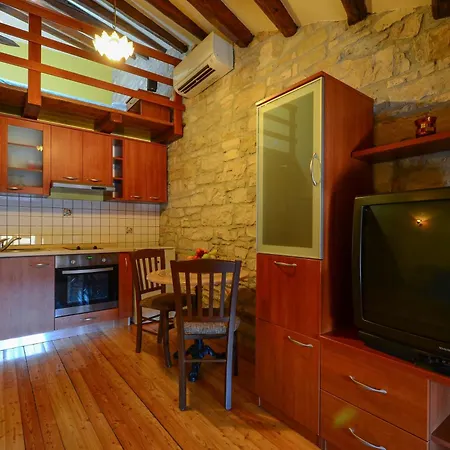 Apartment Malvazija I Teran *